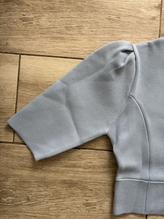Cardigan crop Zara Nou cu umeri buganti