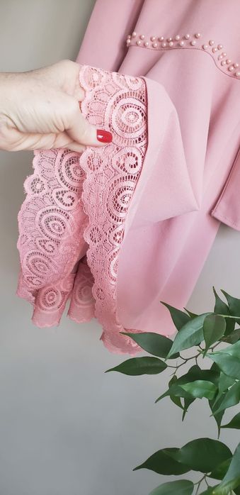 Два платья на девочку 4-5 лет. Оба за 3000