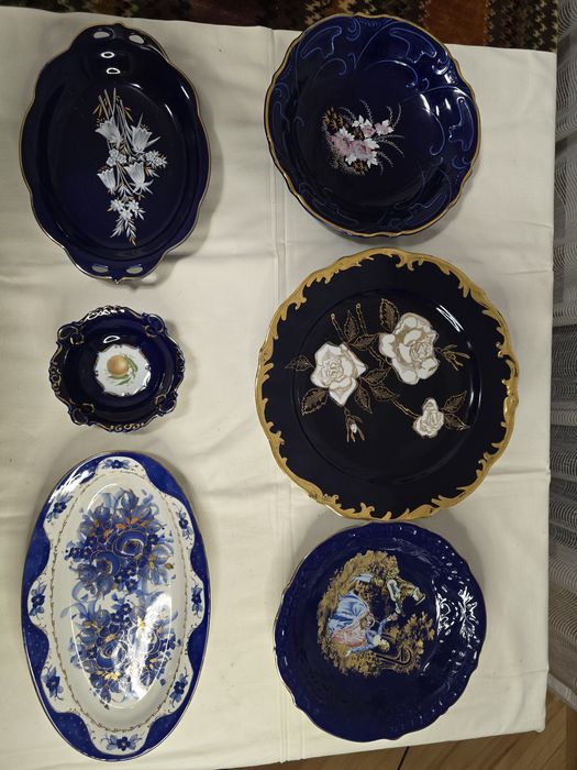 Colecție de platouri decorative din porțelan