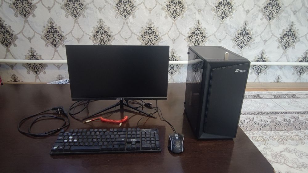 i3 tosh, 22 dyum, Plata H61, video karta bor