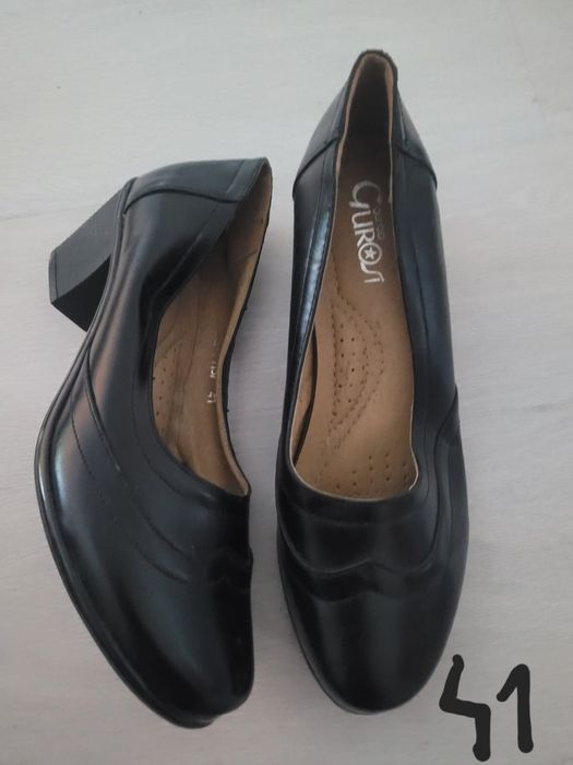 Vând pantofi dama 35lei bucata, noi