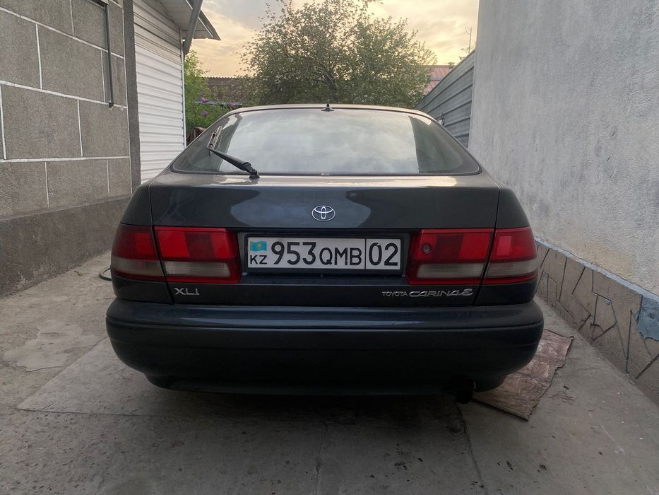 Toyota carina e  1996год