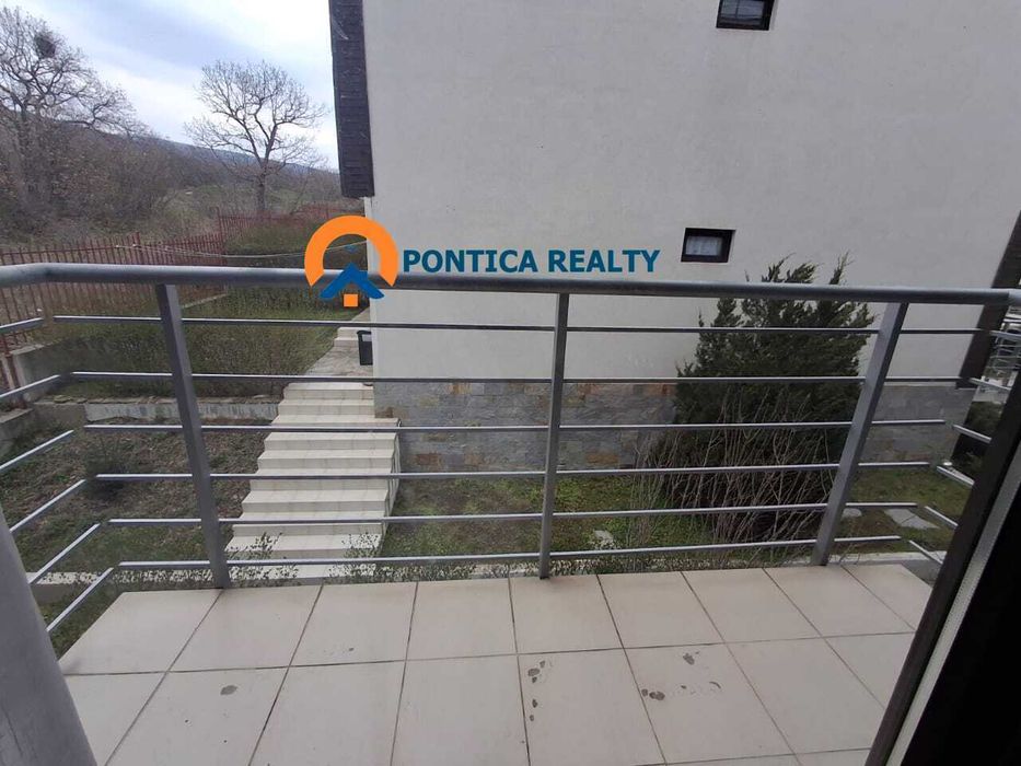 Тристаен с гледка море в Свети Влас