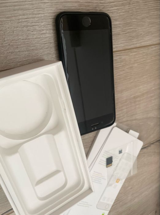 Iphone 7, cu cartela, functionabil cu cutia sa