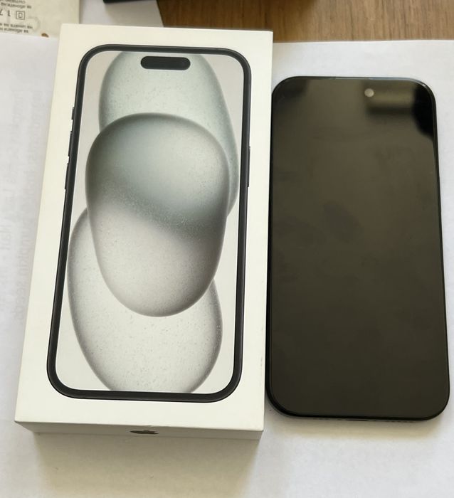 Apple iPhone 15 [128GB] - Черен