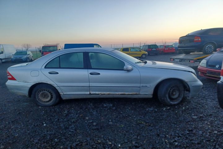 Carcasa filtru aer A6420901801 A6420901801 Mercedes-Benz C-Class W203