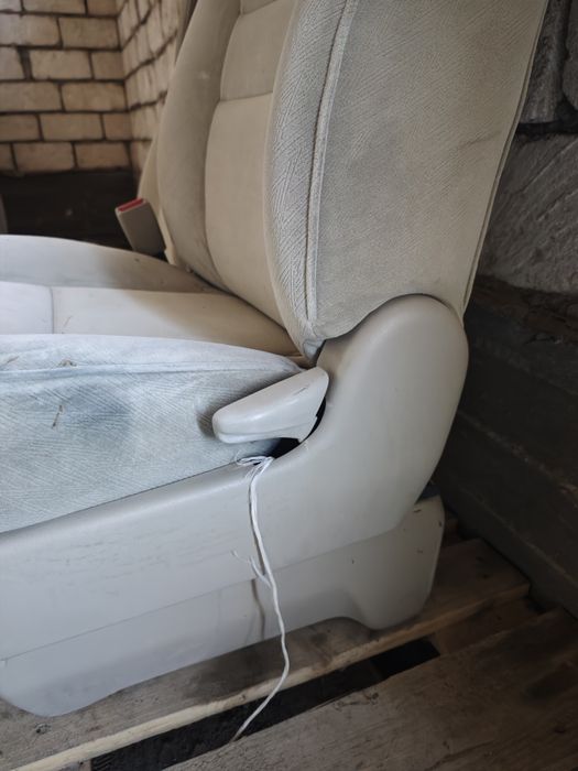 Alphard 10/Газель Передние Сиденья Бежевые