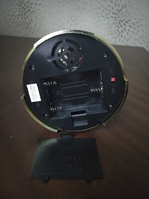 Статуэтка с кварц. часами