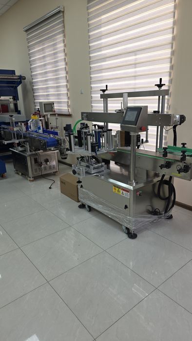 Этикетка клейущая машина Самаклейка. Двусторонний.