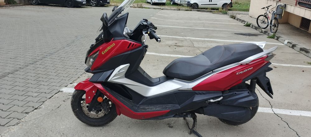 Scuter maxi scuter sym Cruiser 125 cmc  maxiscuter