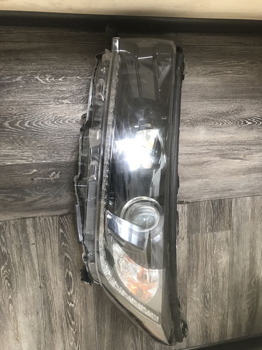 Фара Toyota Highlander