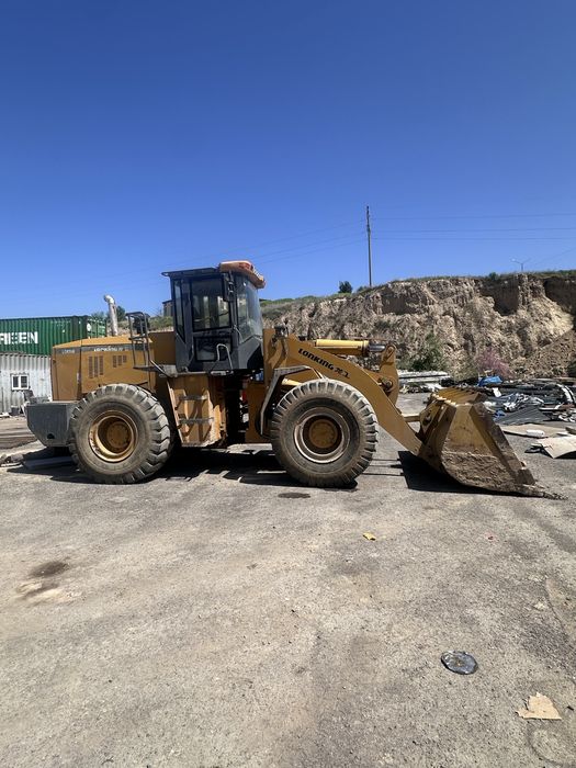 Погрузчик 3 кубовый погрузчик