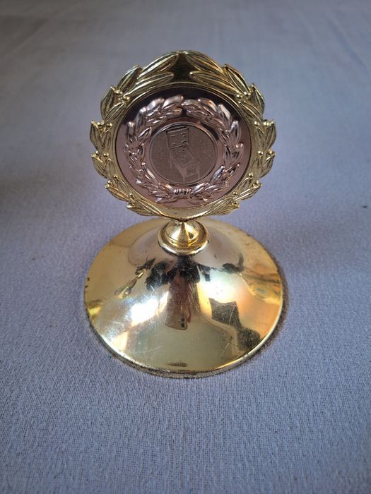 Vând trofee pentru copii