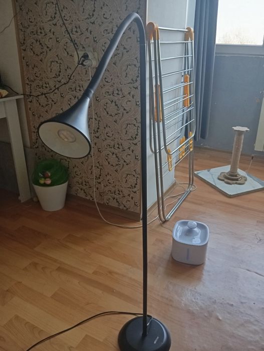 Продам напольную лампу