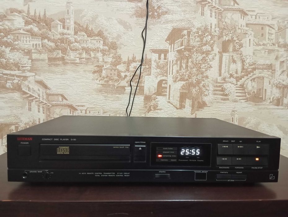 Продам проигрыватель СД дисков LUXMAN.