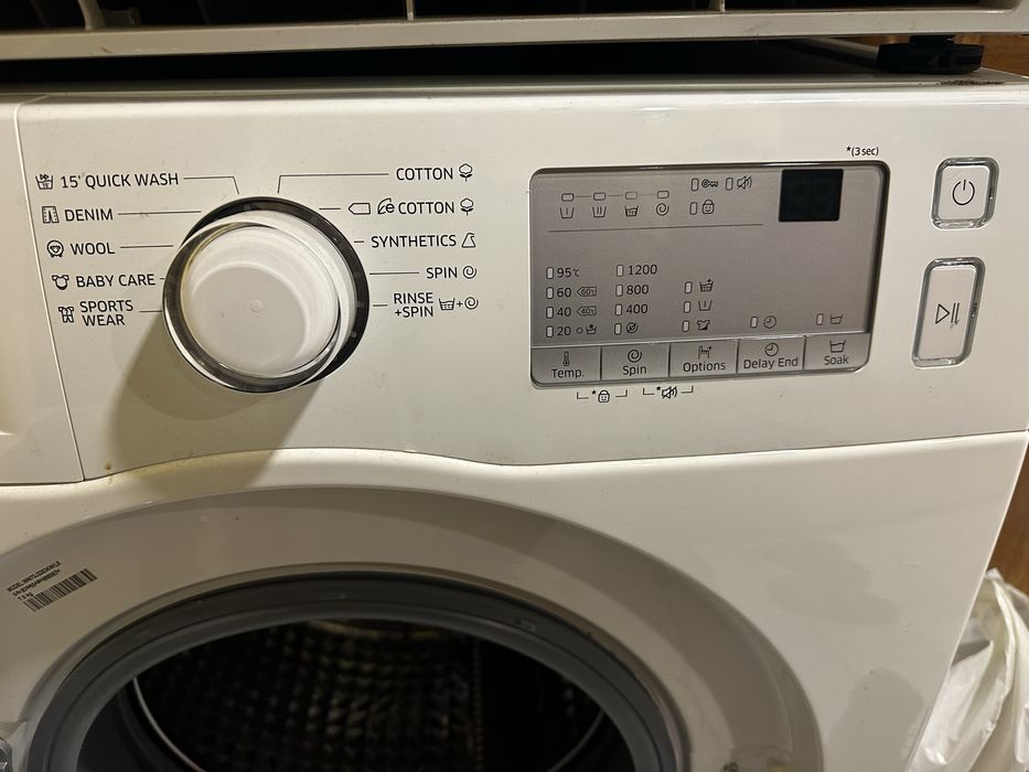 Продавам Чисто нова Пералня - SAMSUNG WW70J3283KW/LE