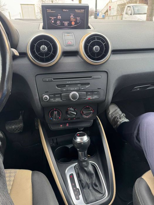 Vand Audi A1 benzina