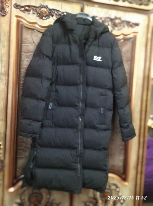 Kurtka  toza   Rossiyadan    kelgan   kiyilmagan