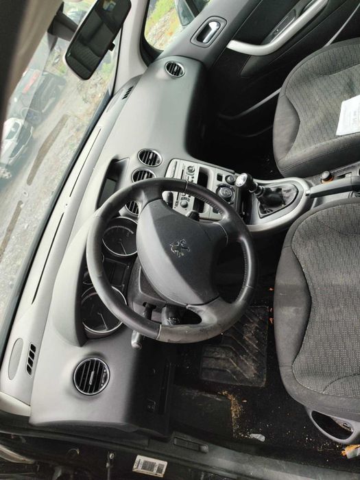 Peugeot 308 sw на части 1.6 hdi