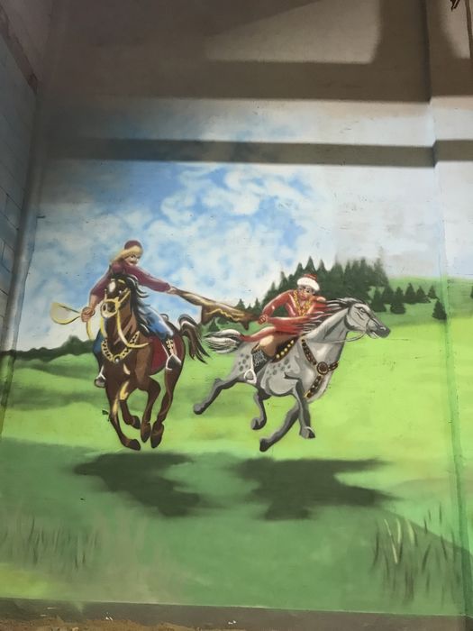 Художник, роспись стен, барельеф