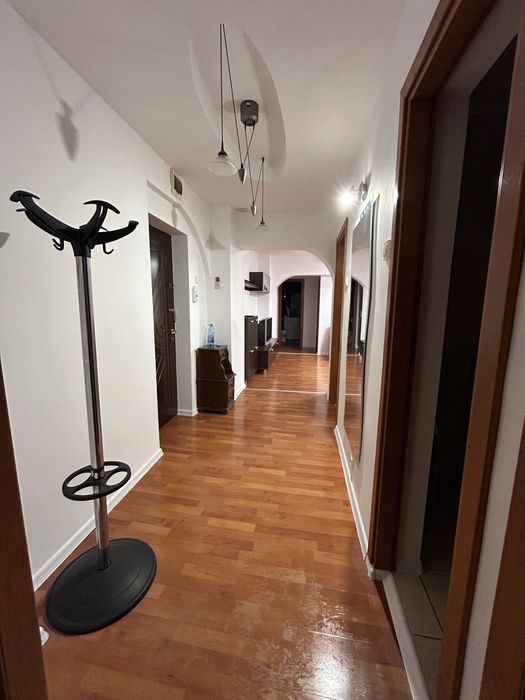 Aprtament 3 camere ultracentral, zona ZERO, Bacau, renovat, proprietar-de vanzare
