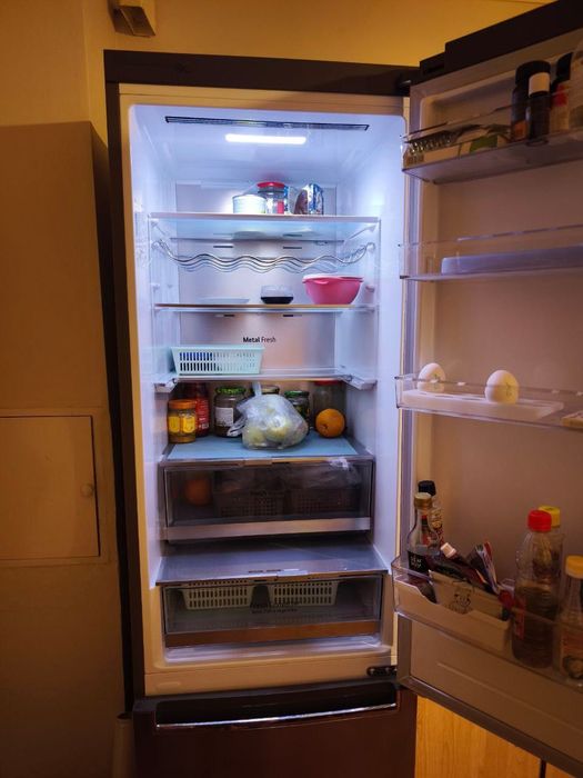 Холодильник LG Thinq