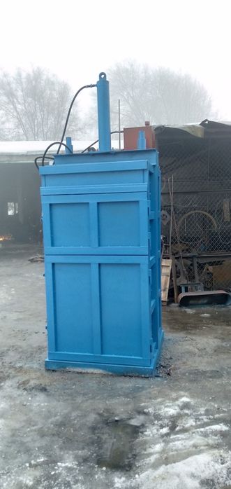 Гидравлический пресс для макулатуры