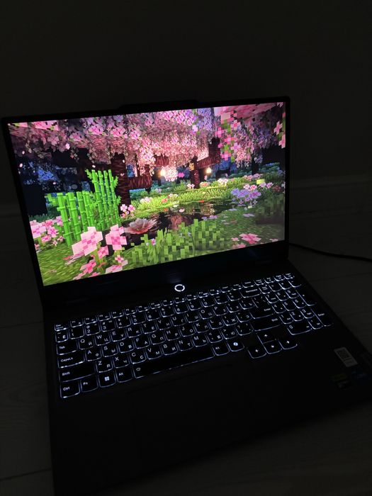 Lenovo LOQ 15IAX9