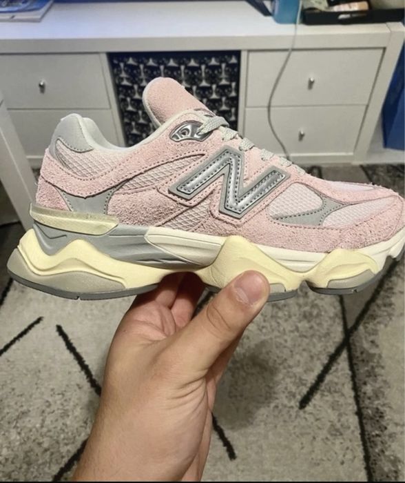 New Balance 9060 Pink
