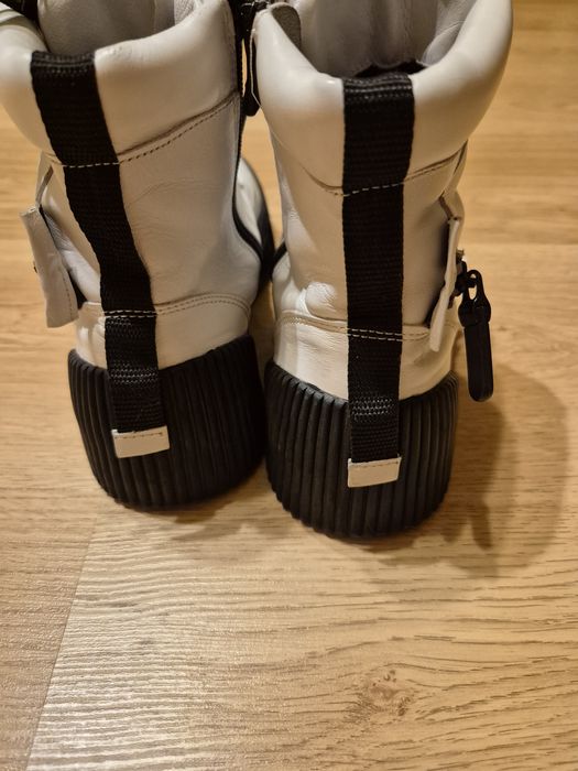Ghete piele albe Tezyo (Image)