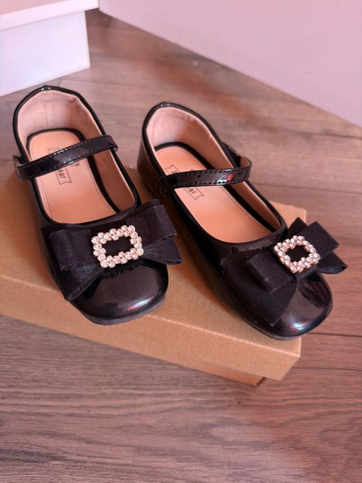 Продам. Детские туфли.