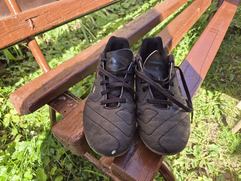 Adidas - Футболни обувки - 38 номер