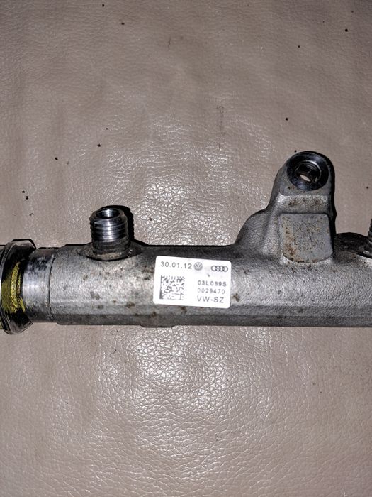 Rampa injectoare cayc 1.6 tdi  vw touran 1t3 / golf 6/ audi a3 8p
