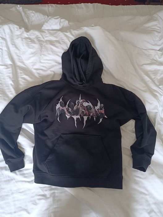 Чисто нова блуза на Луда