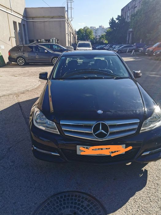 Dezmembrez Mercedes w204 c-classe  2012 facelift