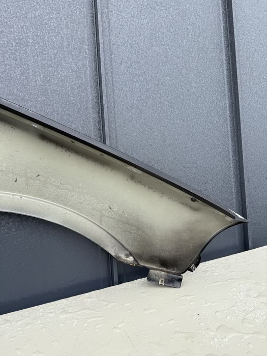 Aripa stanga BMW X3 E83 blach saphire 475/aripa dreapta cu defect