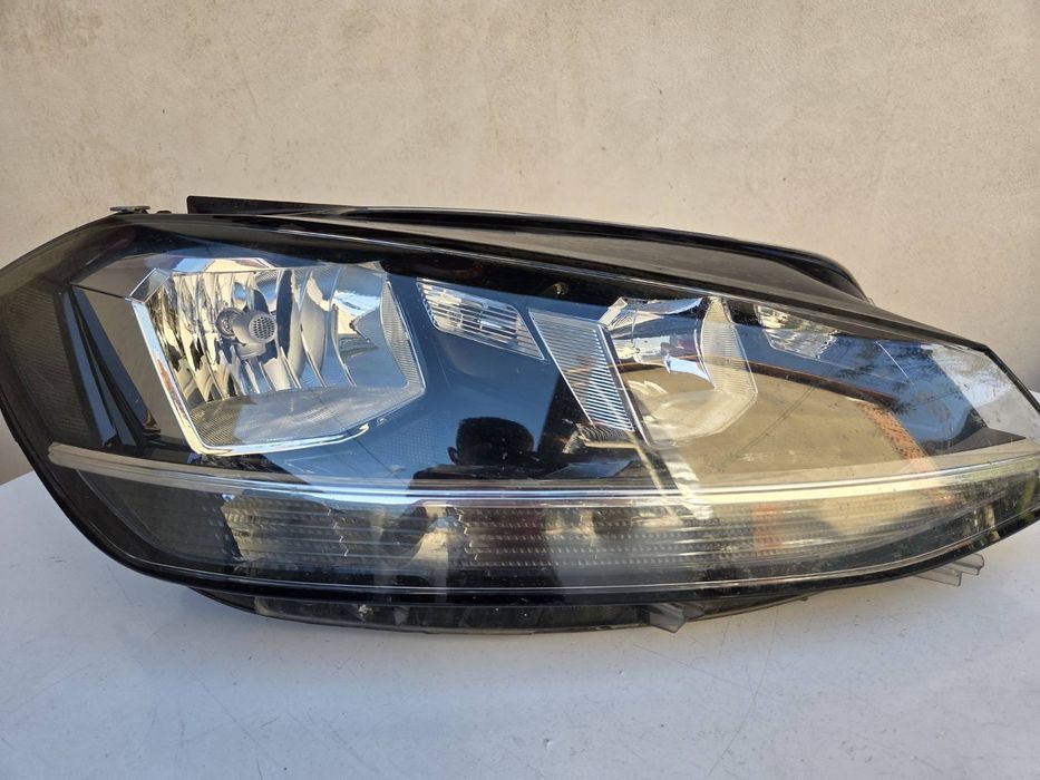 Десен фар за Vw Golf 7