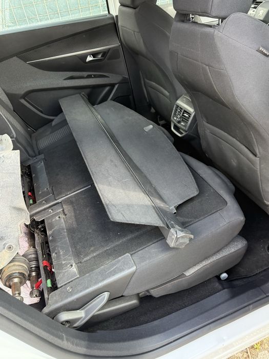 На части Peugeot 5008 1.2 бензин ръчка  208 000 km., 2019 година