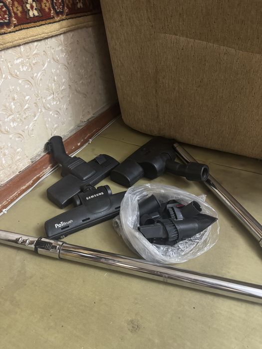 продам два пылесоса