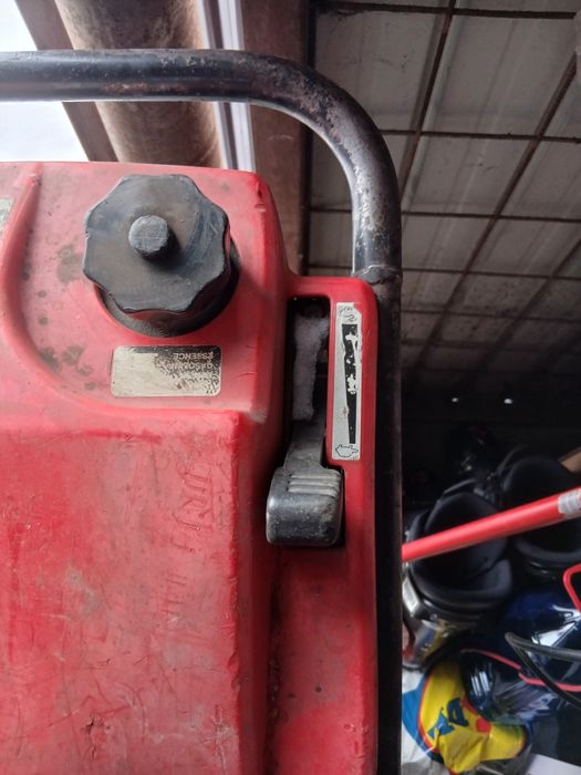 Vând mai compactor Wacker Neuson