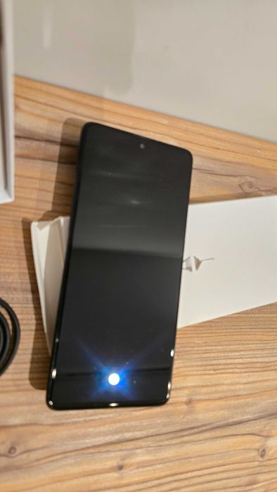 Продавам Samsung A71 Black