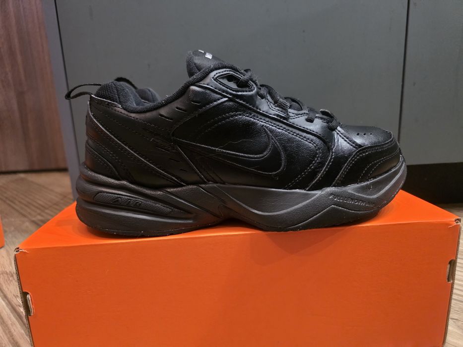 Мъжки маратонки  NIKE AIR MONARCH - Резервирани!