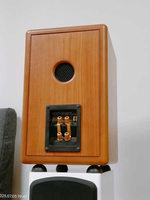 Букшелфи поръчкови