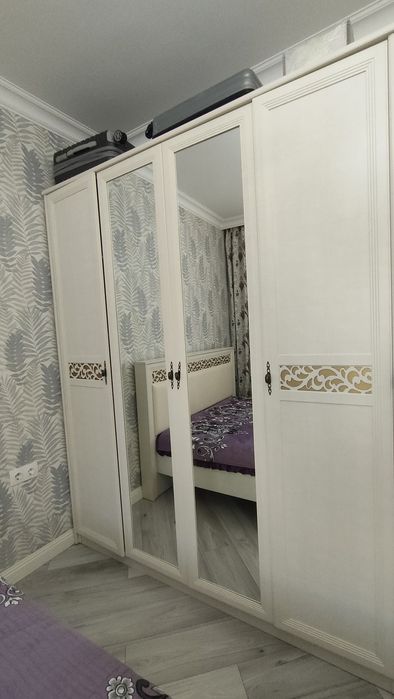 Продам спальный гарнитур