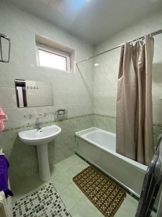 Сдаётся 4х комнатная квартира на Дом Быта(Ц.Луначарского,Ялангач)