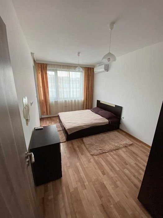 Тристаен Апартамент в Смирненски