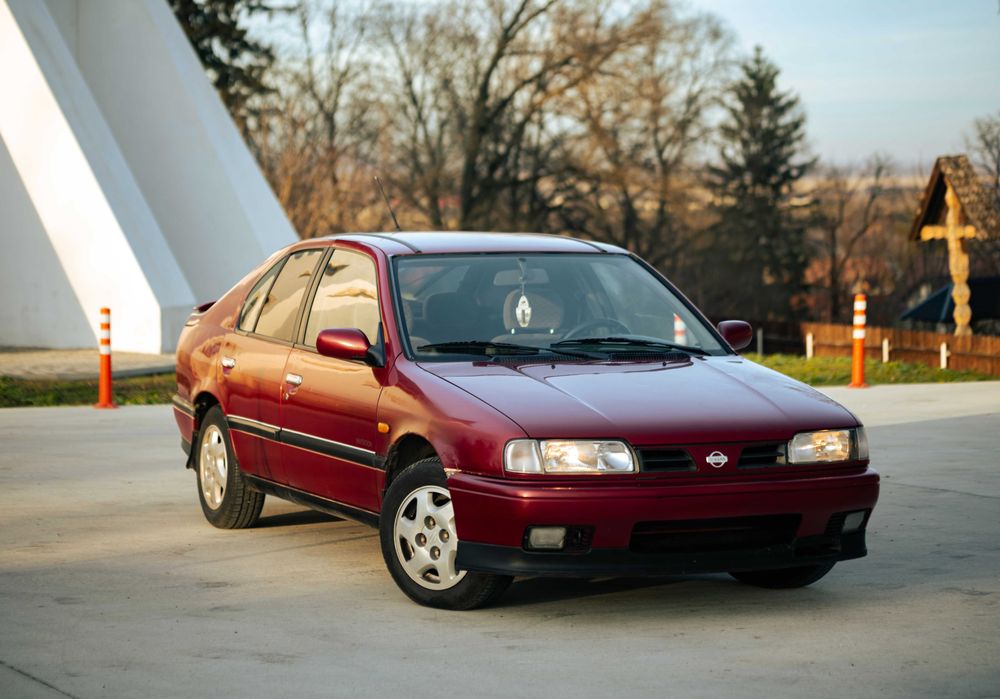 Nissan Primera Invitation P10 Hatchback 1995 1.6 DOHC