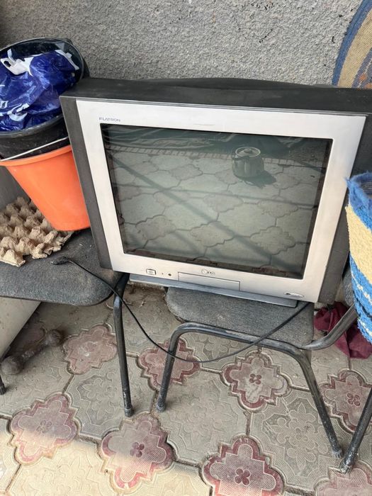 Телевизор и холодильник