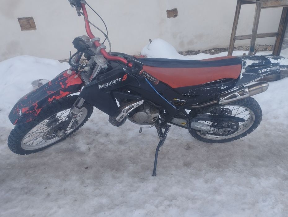 Cross Aprilia 2 t starea perfecta