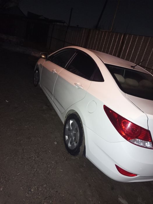 Продам машину hyundai accent